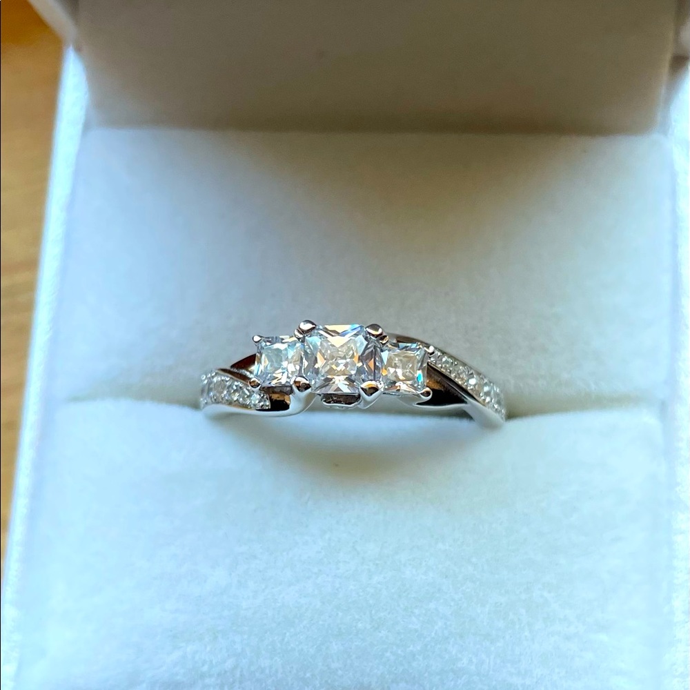 Sterling Silver 925 White Sapphire Ring